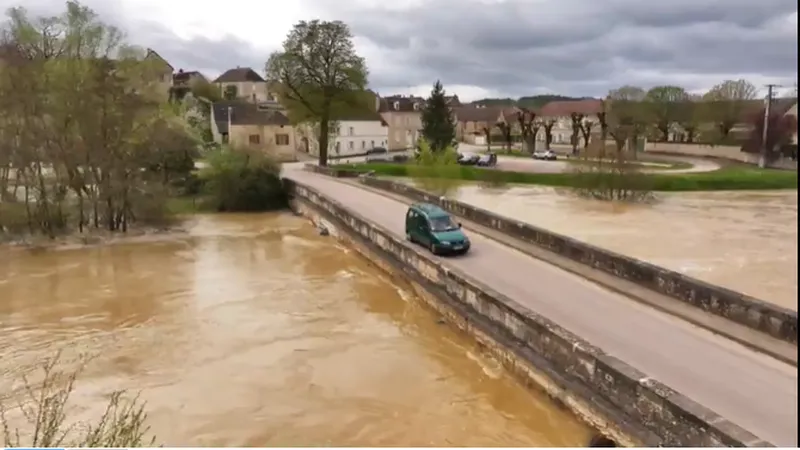 Image Tonnerre inondé